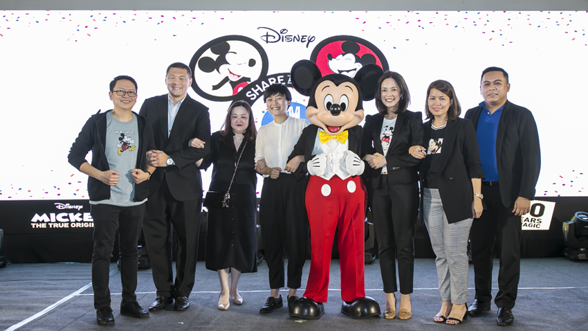 Mickey_with_SM_and_Disney_PH_Executives