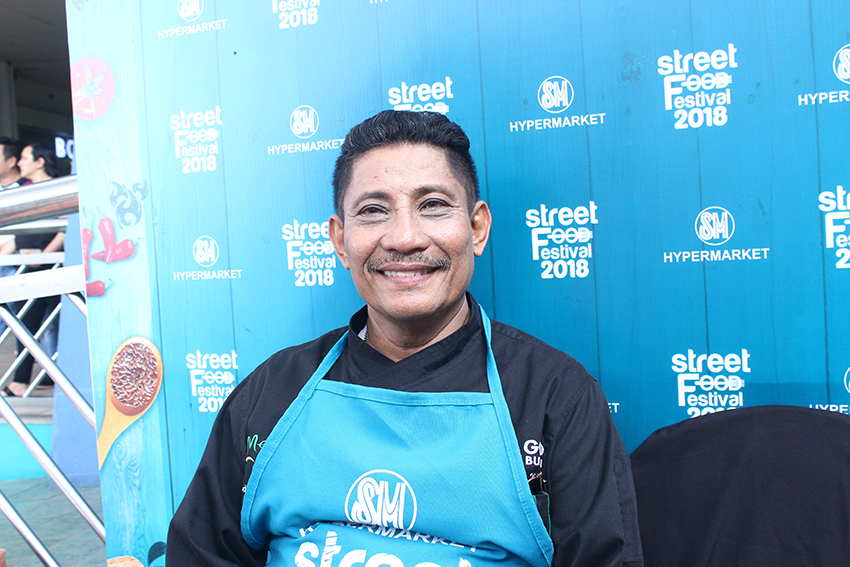 Chef-Boy-Logro-present-in-all-SM--Hypermarket-Street-Food-Festival-runs-will-bring-an-8foot-long-Turon-with--Langka-at-the-Grand-Launch