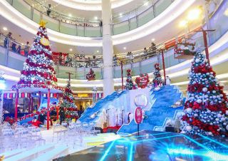 SM City Manila adds sparkle to the holidays with magical Christmas display