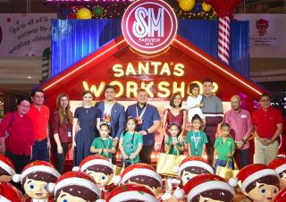 Join Santa & his elves at SM City Fairview’s Christmas Headquarters