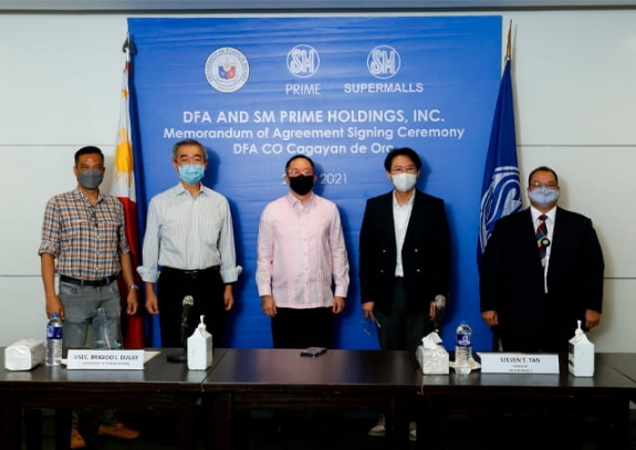 SM, DFA, signs agreement for consular services in CDO