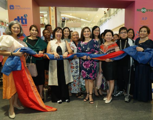 SM Supermalls, WomenBizPH laud women-led MSMEs at the Women Strong Network Hybrid Trade Fair