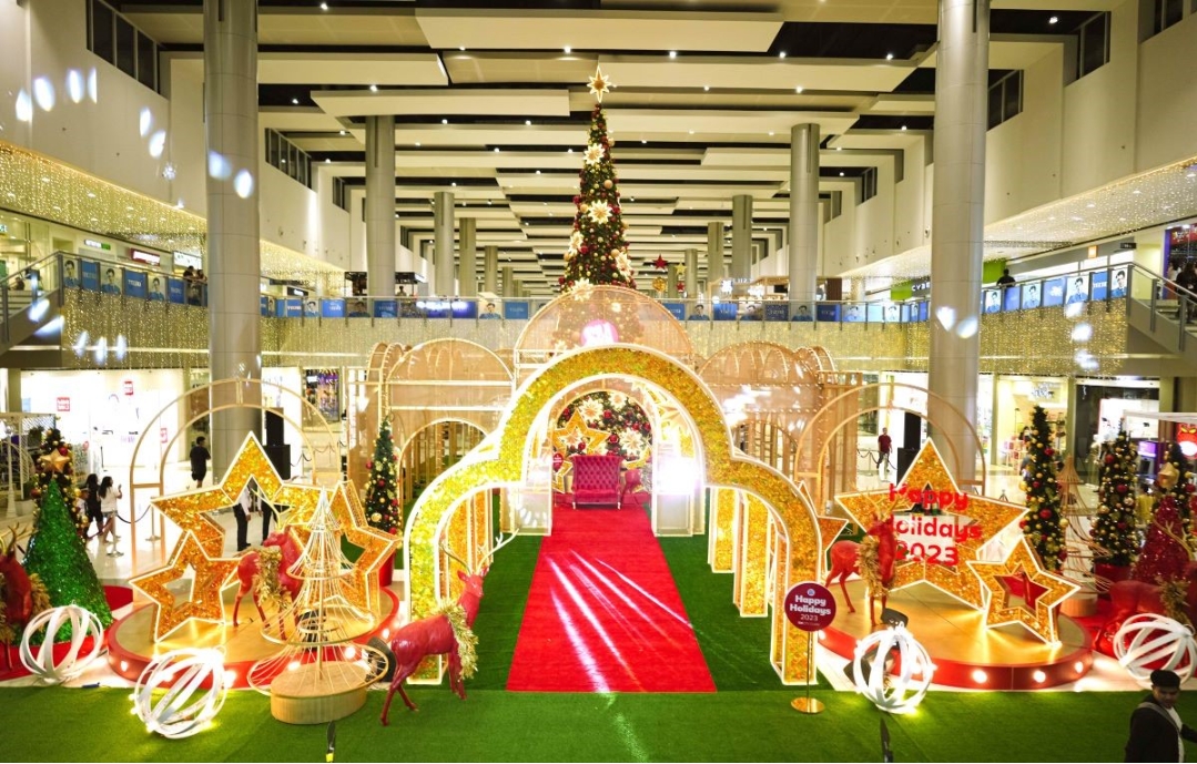 SM City Clark Shines Bright with Grand Castle-inspired Christmas Centerpiece
